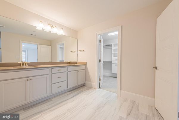 Bathroom, Dual Sink Vanities, Interior, Marble, Walk-in Closets