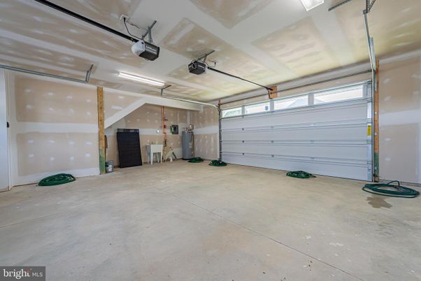 Garage, Interior