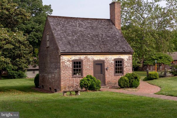 Exterior, Facade, Brick Facade, Cape Cod
