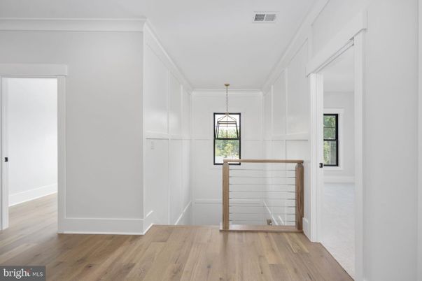 Interior, Pendant Lights, Wood Texture Flooring