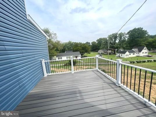 Exterior, Wood Texture Flooring
