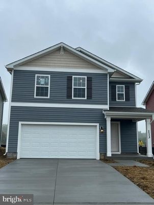 Attached, Exterior, Facade, American Craftsman