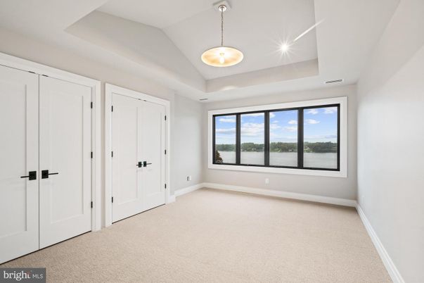 Empty room, Interior, Pendant Lights