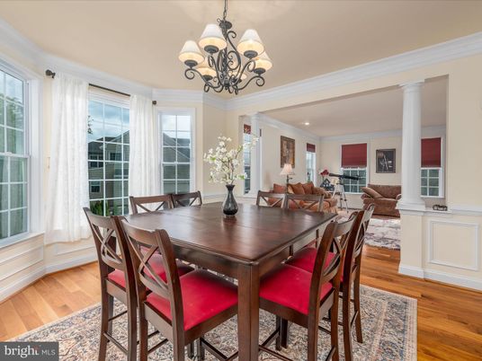 Chandelier, Dining room, Interior, Living room, Recessed Lighting, Wood Texture Flooring