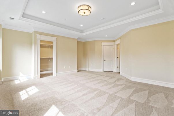 Empty room, Interior, Recessed Lighting