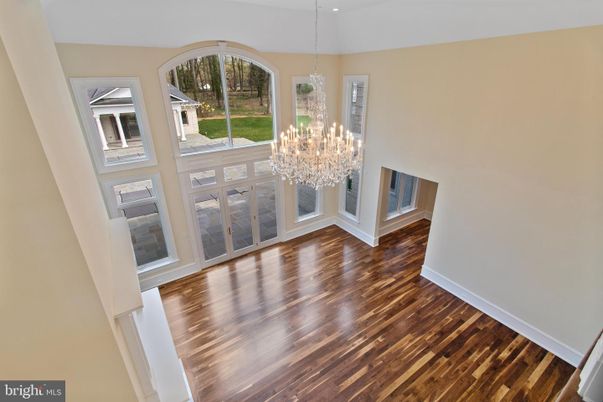 Chandelier, Empty room, Interior, Wood Texture Flooring