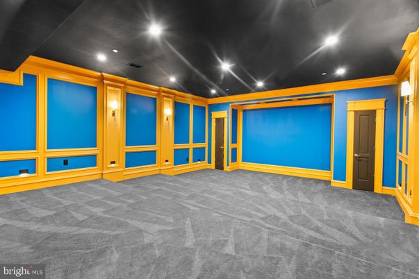 Empty room, Interior, Recessed Lighting