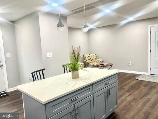 Interior, Pendant Lights, Recessed Lighting, Wood Texture Flooring