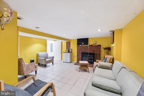 Fireplace, Interior, Living room, Recessed Lighting