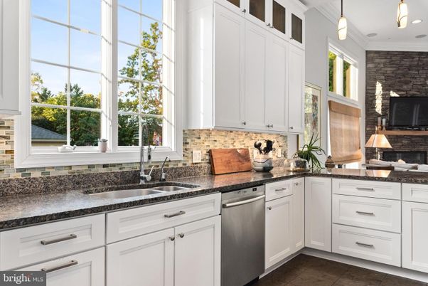 Interior, Kitchen, Pendant Lights, Stainless Steel Appliances