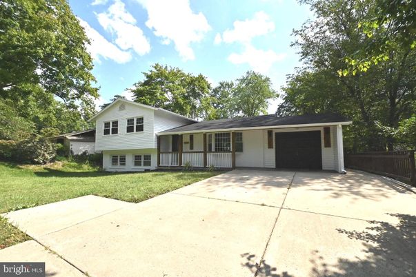 Attached, Backyard, Exterior, Facade, Split Level