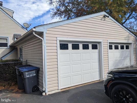 Detached Garage, Exterior