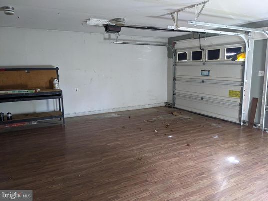 Garage, Interior, Wood Texture Flooring