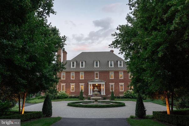 Exterior, Facade, Brick Facade, Georgian