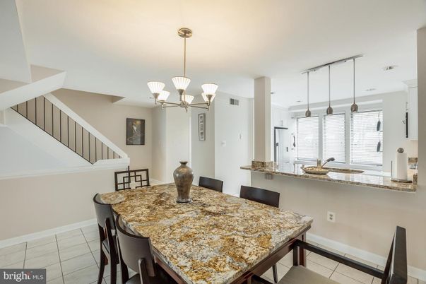 Chandelier, Dining room, Interior, Pendant Lights