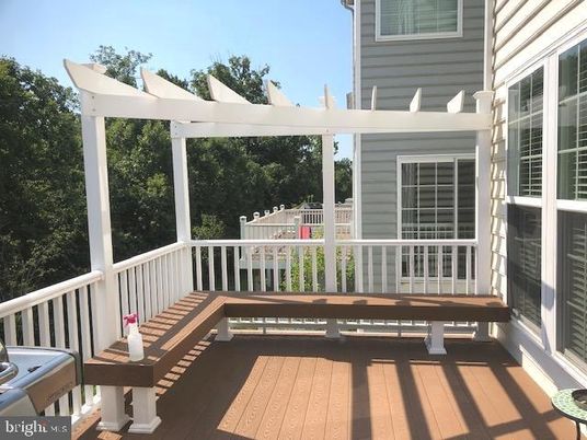 Exterior, Wood Texture Flooring