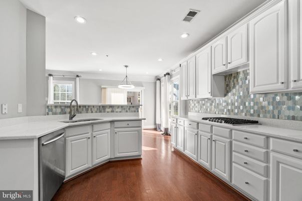Interior, Kitchen, Pendant Lights, Recessed Lighting, Wood Texture Flooring