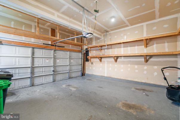 Garage, Interior