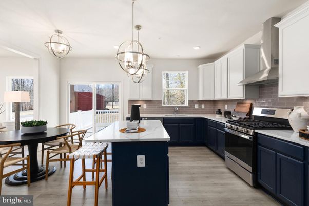 Chandelier, Dining room, Interior, Kitchen, Pendant Lights, Recessed Lighting, Wood Texture Flooring