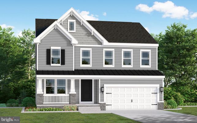 Attached, Exterior, Facade, Farmhouse