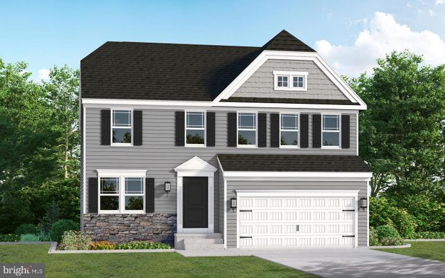 Attached, Exterior, Facade, Farmhouse