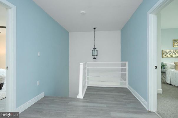 Bedroom, Interior, Pendant Lights, Wood Texture Flooring