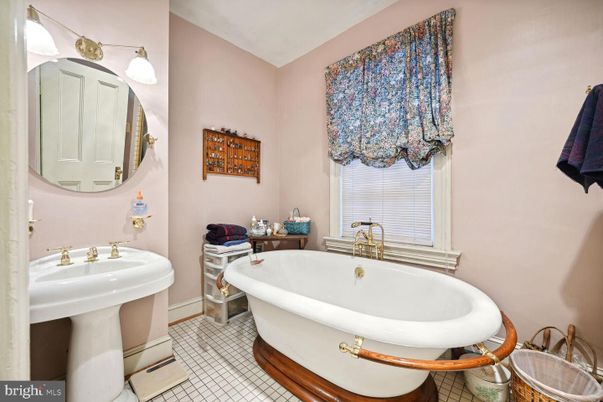 Bathroom, Free Standing Baths, Interior