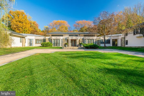 Backyard, Exterior, Facade, Ranch