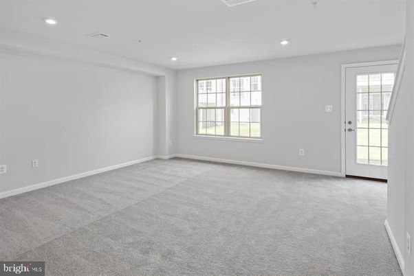 Empty room, Interior, Recessed Lighting