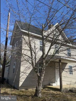 Exterior, Facade, None