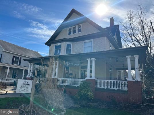 Exterior, Facade, Queen Anne Victorian