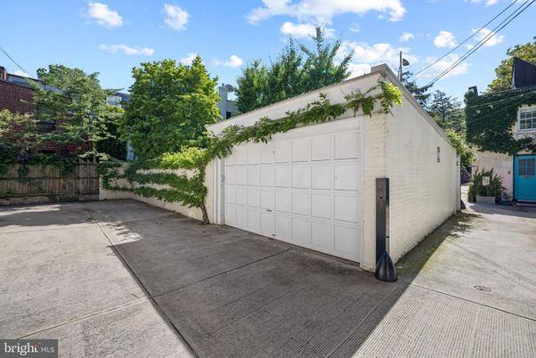 Detached Garage, Exterior
