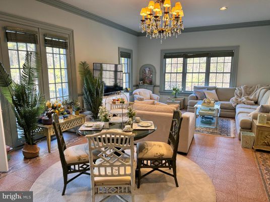 Chandelier, Dining room, Interior, Living room, Recessed Lighting