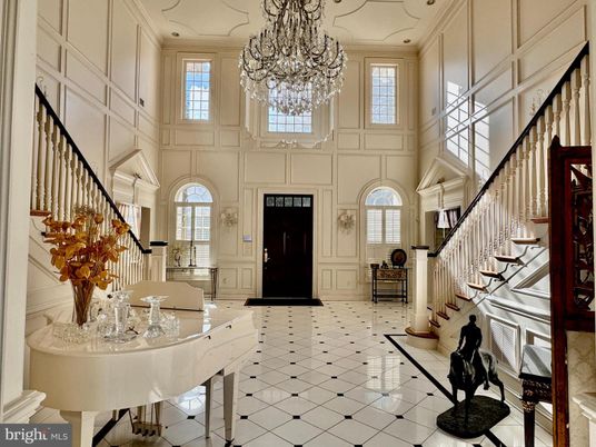 Chandelier, Interior