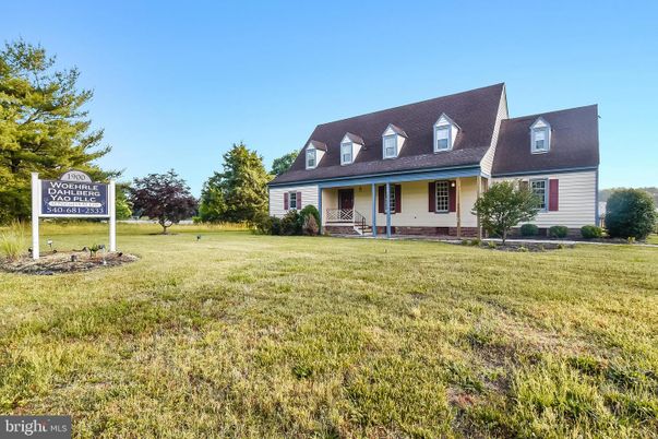 Backyard, Exterior, Facade, Cape Cod