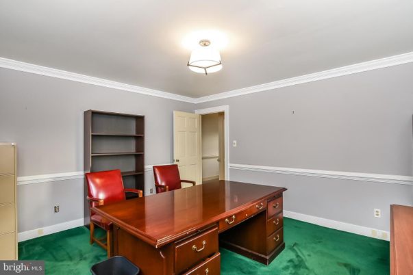 Home Office, Interior