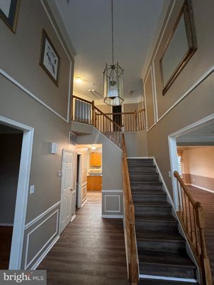 Interior, Pendant Lights, Wood Texture Flooring