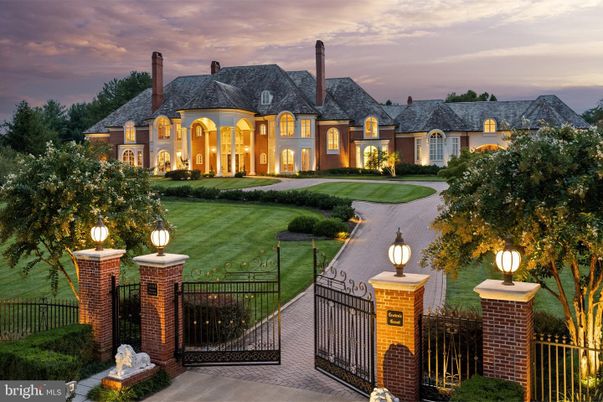 Backyard, Exterior, Facade, French Provincial