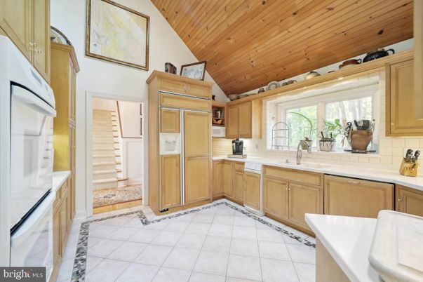 Interior, Kitchen, Wooden Ceilings