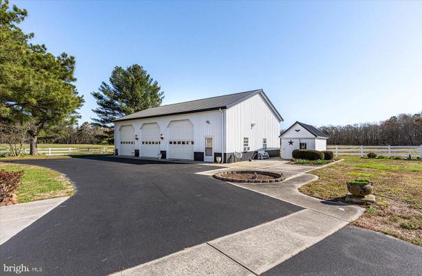 Detached Garage, Exterior