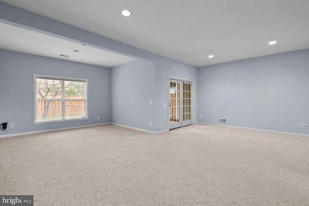 Empty room, Interior, Recessed Lighting