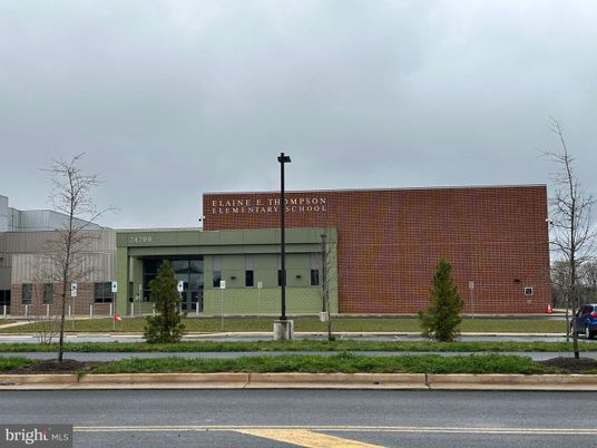 Exterior, Facade, Modern