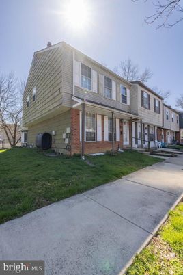 Exterior, Facade, Brick Facade, Rowhouse