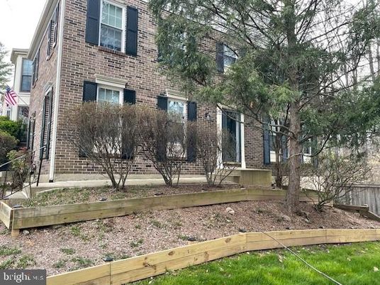 Exterior, Facade, Brick Facade, Rowhouse