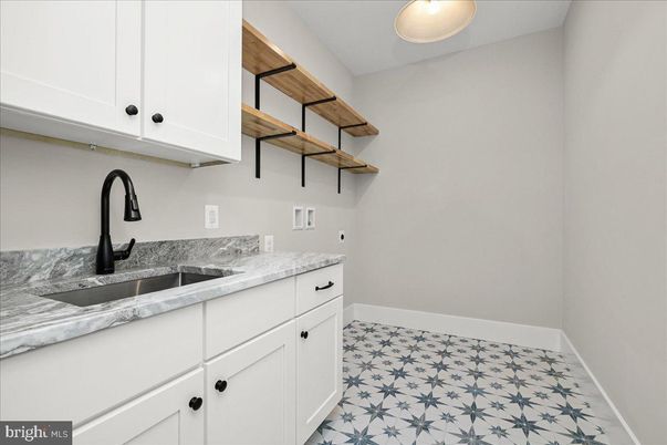DE Listing image placeholder