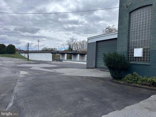 Detached Garage, Exterior