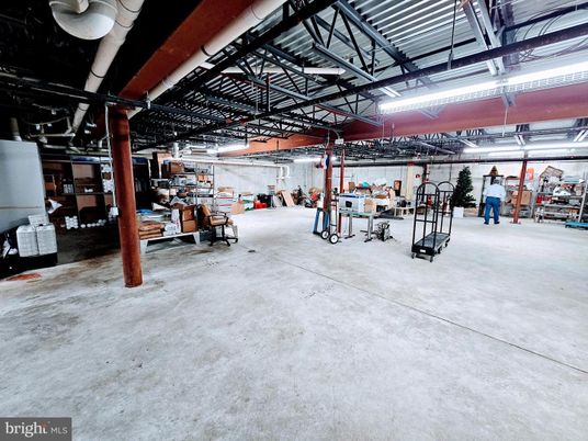 Garage, Interior