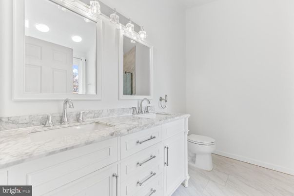 Bathroom, Dual Sink Vanities, Interior, Marble, Recessed Lighting