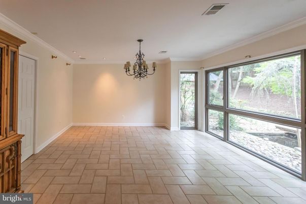 Chandelier, Empty room, Interior, Recessed Lighting