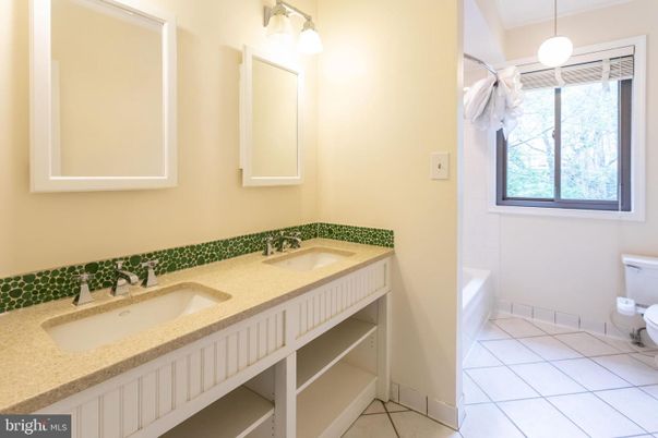 Bathroom, Dual Sink Vanities, Interior, Pendant Lights